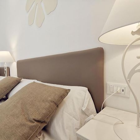 Flos Guest House لوتشرا المظهر الخارجي الصورة